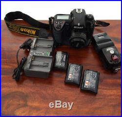 Nikon D2xs Dslr Camera + 50mm F1.8 Lens + Nikon 80d Flash + 3 Batteries