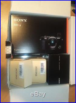 Sony rx1r ii 42MP Luxury Pack Included with 4 extra batteries and bank charger